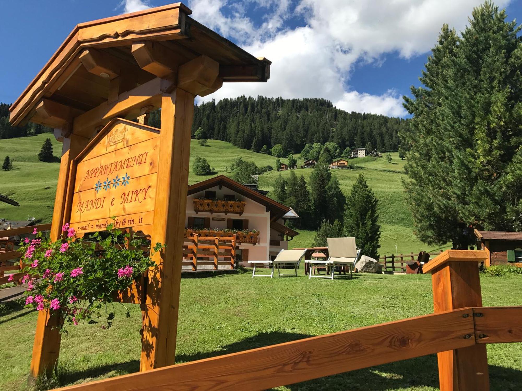 Cesa Mandi E Miky Lägenhet Canazei Exteriör bild