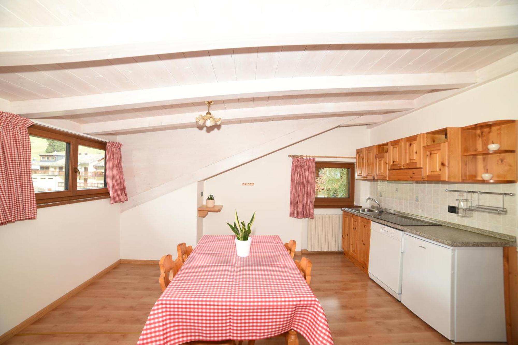 Cesa Mandi E Miky Lägenhet Canazei Exteriör bild